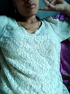 Snapshot of Leiley_98 chatting on 9, 6, 2026 Leiley 98 online show from 9, 6, 2026