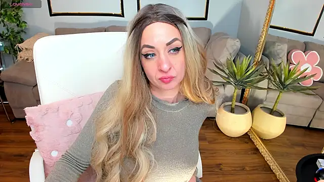 Snapshot of ElyssaVibe chatting on 21, 4, 2026 ElyssaVibe online show from 21, 4, 2026
