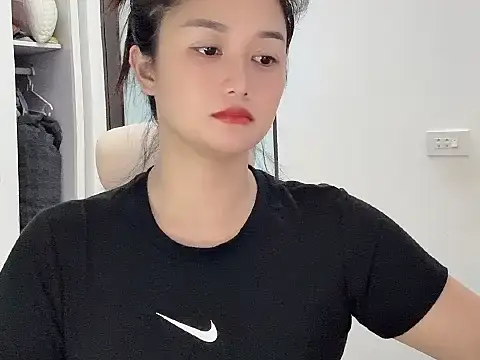 AmyLinee 1 online show from 17, 5, 2026