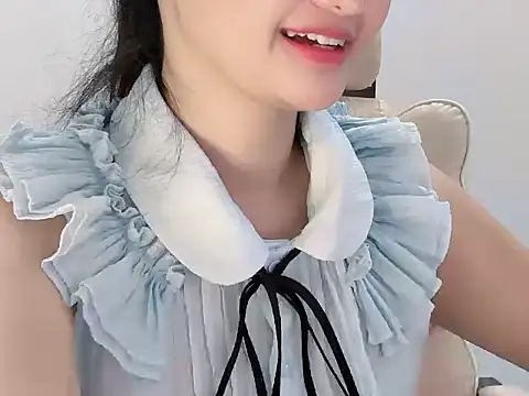 AmyLinee 1 online show from 9, 6, 2026