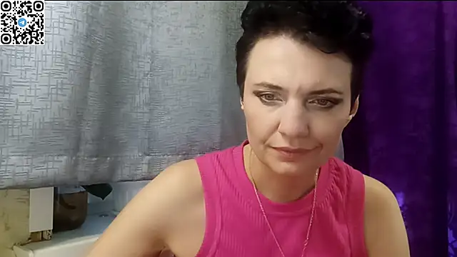 HotMamaQueen234 online show from 27, 4, 2026