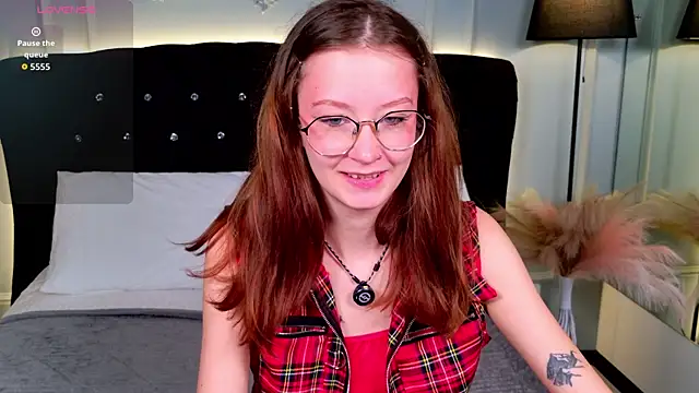 AmelieViolet online show from 26, 6, 2026
