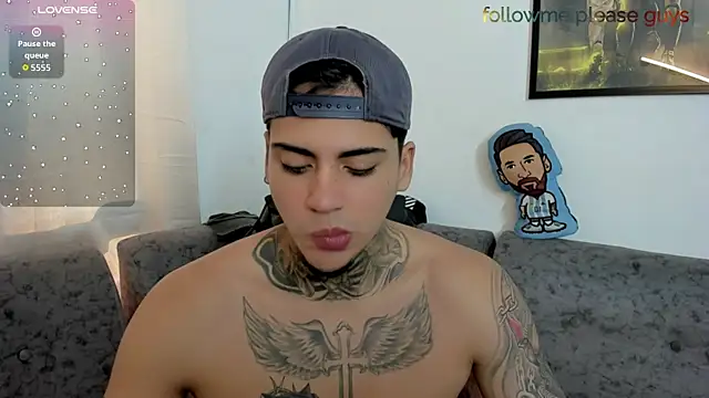 Snapshot of sweetlatinoboy chatting on 11, 6, 2026 sweetlatinoboy online show from 11, 6, 2026