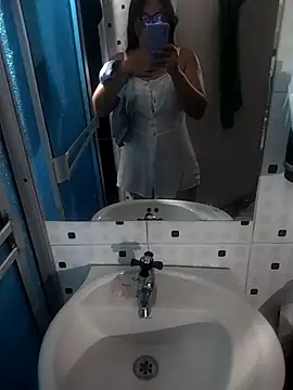 Snapshot of LatinSquirtBaby chatting on 6, 6, 2026 LatinSquirtBaby online show from 6, 6, 2026