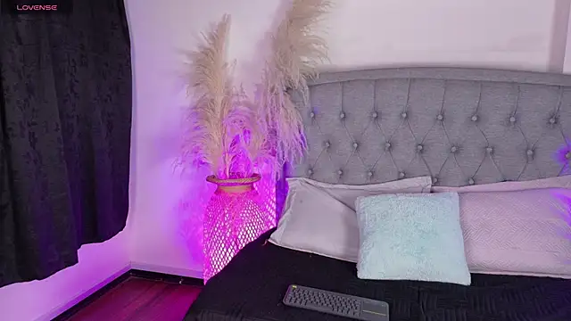 Vanessa Mejiia online show from 30, 4, 2026