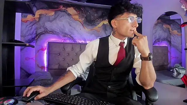 Snapshot of MaxiimoRomano_ chatting on 6, 5, 2026 MaxiimoRomano online show from 6, 5, 2026