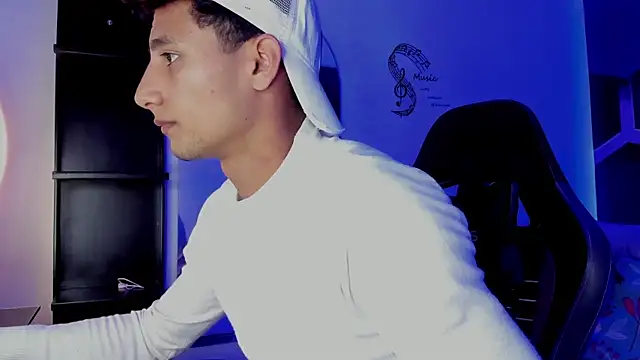 MaxiimoRomano  online show from 8, 8, 2026