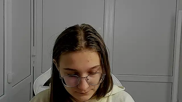 Mia kristal online show from 15, 4, 2026
