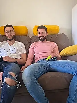AmicisegretiITA online show from 8, 4, 2026