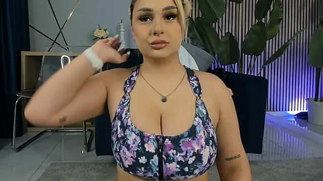 CurvyyVanessa online show from 28, 3, 2026