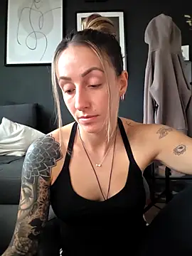 Snapshot of NicoleKaiser chatting on 27, 3, 2026 NicoleKaiser online show from 27, 3, 2026