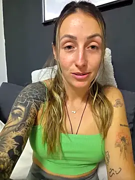 Snapshot of NicoleKaiser chatting on 24, 4, 2026 NicoleKaiser online show from 24, 4, 2026