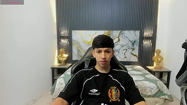Snapshot of AdrianFranko chatting on 7, 5, 2026 AdrianFranko online show from 7, 5, 2026