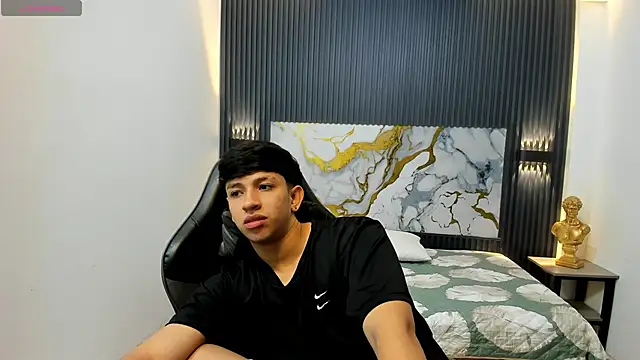 Snapshot of AdrianFranko chatting on 11, 5, 2026 AdrianFranko online show from 11, 5, 2026