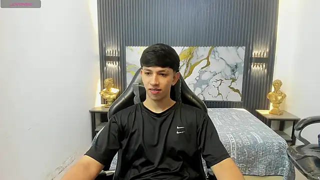 Snapshot of AdrianFranko chatting on 20, 5, 2026 AdrianFranko online show from 20, 5, 2026