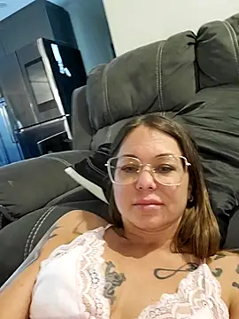 Couple qc online show from 11, 5, 2026