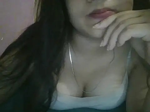Snapshot of Qween_Seelu chatting on 8, 6, 2026 Qween Seelu online show from 8, 6, 2026
