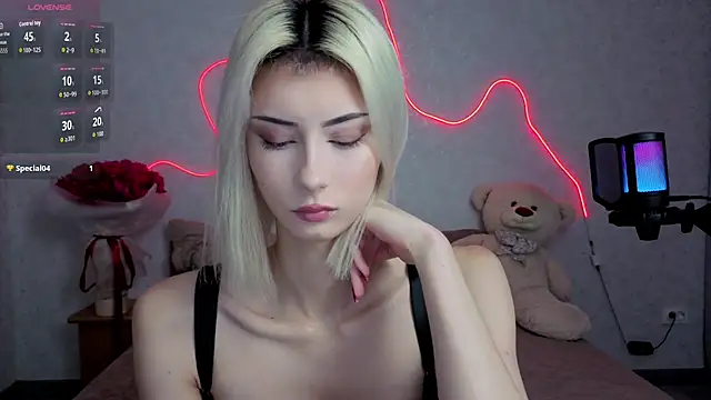 kittysocutie online show from 24, 6, 2026