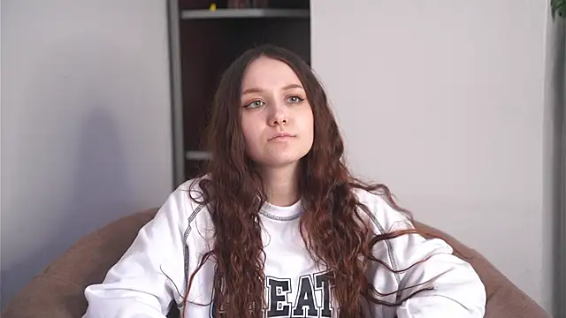 Snapshot of LonnaPariser chatting on 23, 3, 2026 LonnaPariser online show from 23, 3, 2026