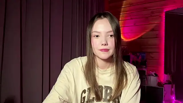 Snapshot of LenLen_Solen chatting on 3, 6, 2026 LenLen Solen online show from 3, 6, 2026