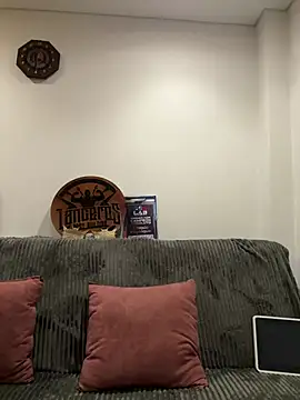 Snapshot of JAYCAM_ chatting on 4, 6, 2026 JAYCAM online show from 4, 6, 2026