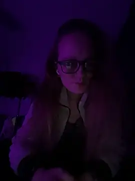 LizzieZ1975 online show from 26, 5, 2026