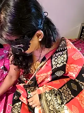 Snapshot of Lena_mahiyaa chatting on 5, 5, 2026 Lena mahiyaa online show from 5, 5, 2026