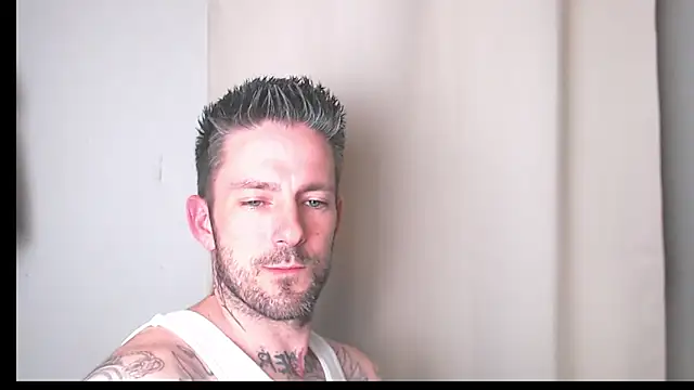 Snapshot of SkylarrGrey chatting on 5, 4, 2026 SkylarrGrey online show from 5, 4, 2026