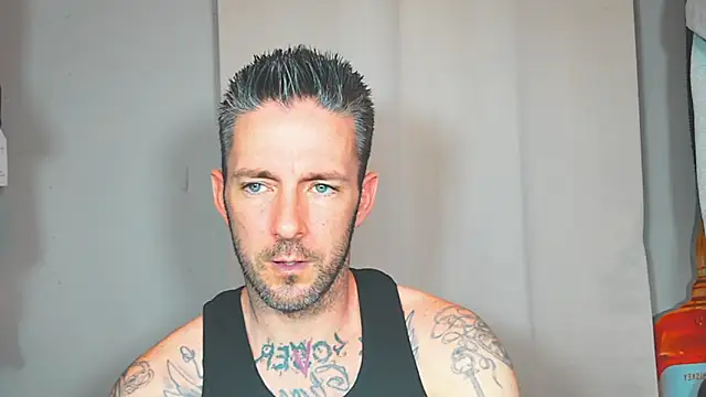 Snapshot of SkylarrGrey chatting on 12, 5, 2026 SkylarrGrey online show from 12, 5, 2026