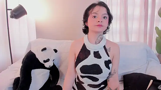 Snapshot of _EmilyRouge_ chatting on 14, 7, 2026 EmilyRouge online show from 14, 7, 2026