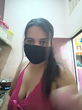 Snapshot of REENA-STRIP chatting on 18, 5, 2026 REENA-STRIP online show from 18, 5, 2026