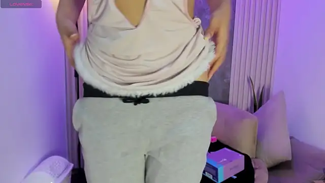 Snapshot of alina_sauvage chatting on 11, 5, 2026 alina sauvage online show from 11, 5, 2026