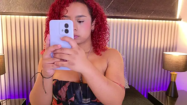 Snapshot of lara_curly chatting on 2, 8, 2026 lara curly online show from 2, 8, 2026
