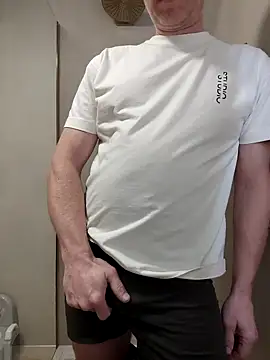 Essie deLona online show from 19, 3, 2026