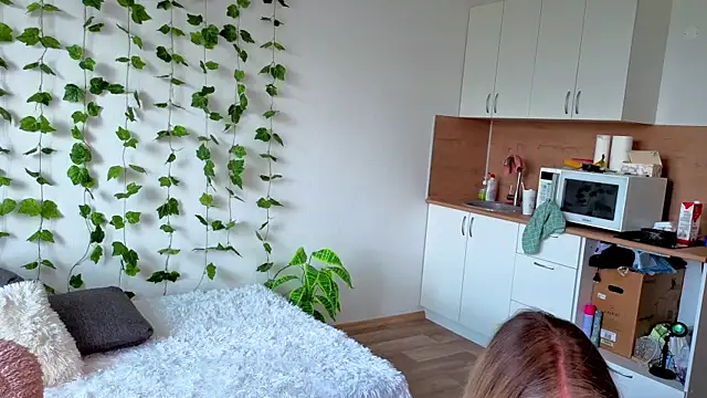 Snapshot of MonikFoxi chatting on 8, 7, 2026 MonikFoxi online show from 8, 7, 2026