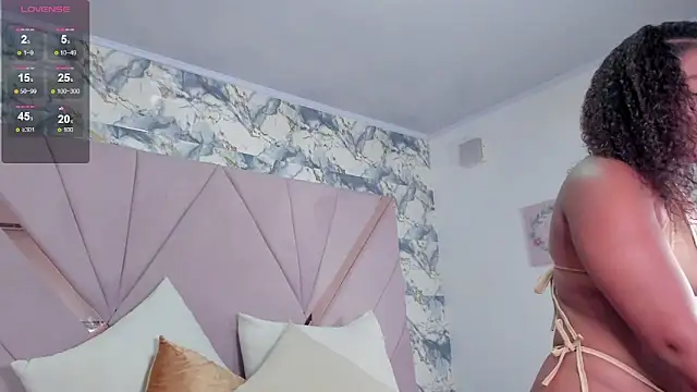 mia rouxx1 online show from 25, 3, 2026