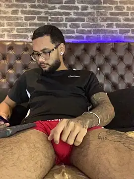 KyleJoss30 online show from 17, 4, 2026