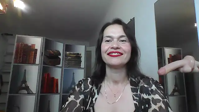 Snapshot of Selena_Moo chatting on 28, 7, 2026 Selena Moo online show from 28, 7, 2026