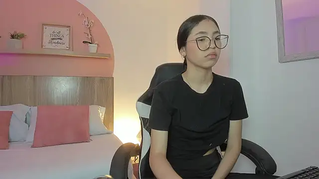 Snapshot of sofi_alix chatting on 8, 6, 2026 sofi alix online show from 8, 6, 2026