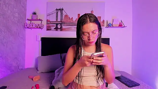 Snapshot of SofiaLujan_ chatting on 29, 4, 2026 SofiaLujan online show from 29, 4, 2026
