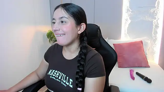 Snapshot of kira_relish chatting on 16, 6, 2026 kira relish online show from 16, 6, 2026