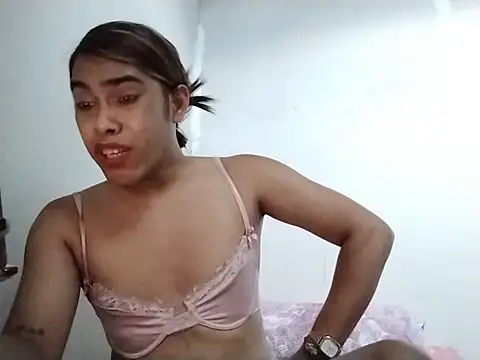 Snapshot of goddessriri01 chatting on 15, 6, 2026 goddessriri01 online show from 15, 6, 2026