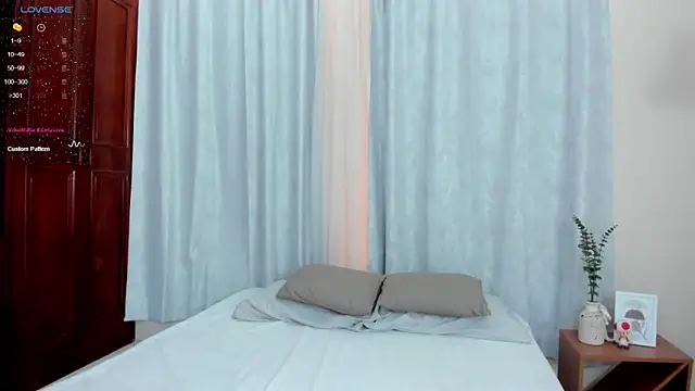 dennis hills online show from 13, 4, 2026