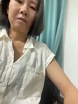 lilysister66 online show from 14, 6, 2026