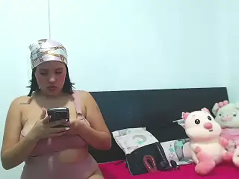 Snapshot of BambiHester chatting on 2, 4, 2026 BambiHester online show from 2, 4, 2026