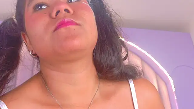 Snapshot of AhslyEvans__ chatting on 5, 6, 2026 AhslyEvans online show from 5, 6, 2026