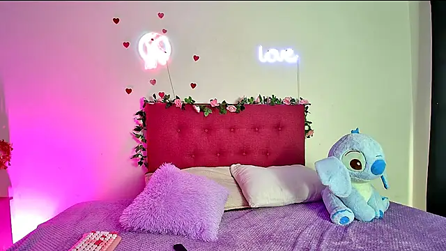 Ellie Cute7 online show from 2, 6, 2026
