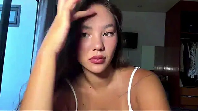 Snapshot of kamila_18_french chatting on 24, 3, 2026 kamila 18 french online show from 24, 3, 2026