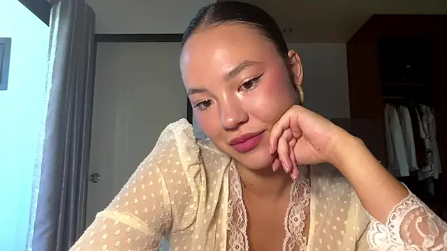 Snapshot of kamila_18_french chatting on 29, 3, 2026 kamila 18 french online show from 29, 3, 2026