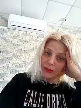 MiaLove183 online show from 26, 3, 2026